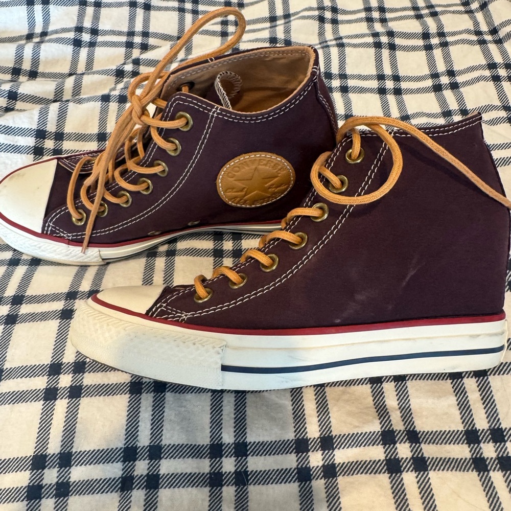 Converse Chuck Taylor Lux Purple Suede Hidden Wedge 551618C Women's US Size 7 - Picture 2 of 8